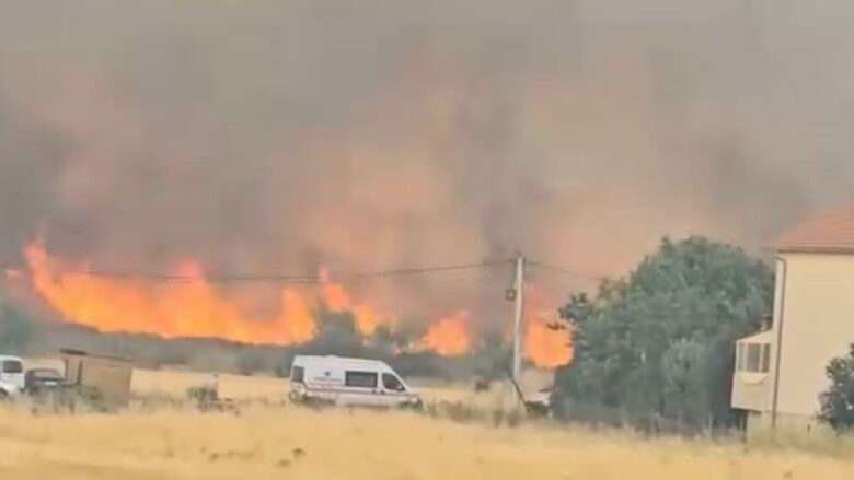 Zjarri përfshinë Kosovën, disa u ndezën qëllimshëm, apelohet për kujdes