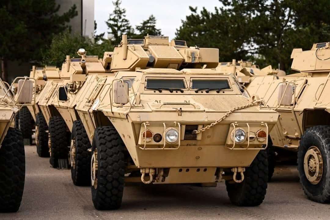 Ambasada amerikane përshëndet transferimin e 50 autoblindave në Kosovë