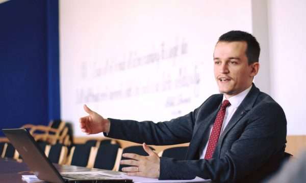Cakolli: Opsioni më i hershëm i mundshëm për zgjedhjet lokale është 5 tetori