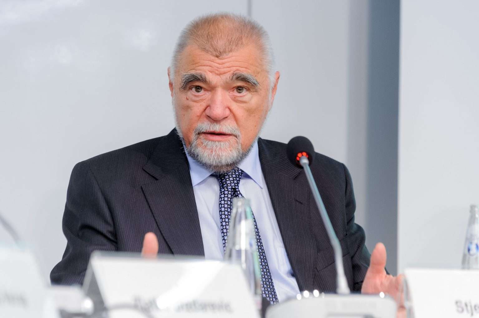Mesiq: UÇK-ja ia dha gozhdën e fundit Millosheviqit dhe Jugosllavisë