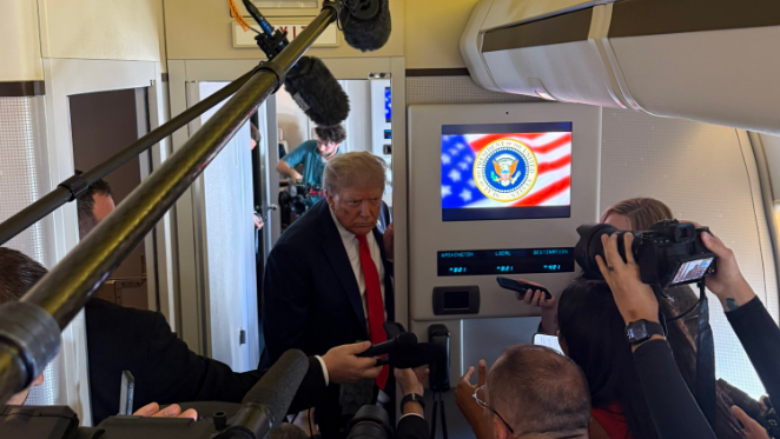 Trump zbarkon në Alaska, publikohen pamje nga vendi i takimit me Putinin