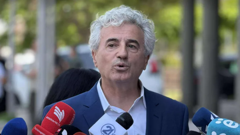 Kriza politike, Koci paralajmëron vazhdimin e protestës para Kuvendit