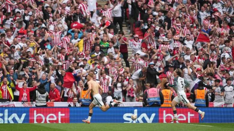 Sunderlandi siguron rikthimin në Ligën Premier pas tetë vitesh mungesë