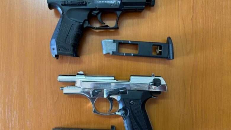 Kishte përdorë armë në një video-incizim, Policia kontrollon shtëpinë e të dyshuarit në Greme