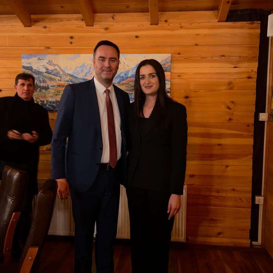 Adelina Grainca dhe Glauk Konjufca takojnë banorët e Kaçanikut