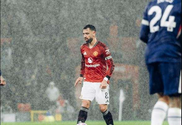 Spektakël në “Old Trafford”, Manchester Unitedi ia shkakton humbjen e parë Chelseat