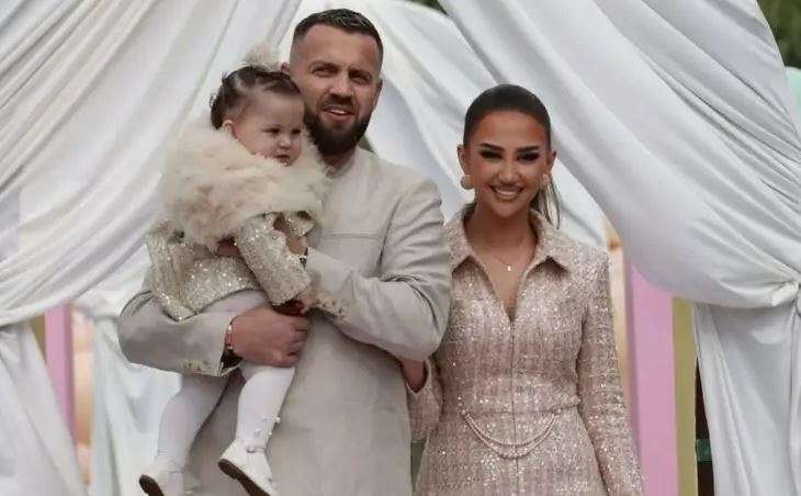 U kritikua për veshjen në ditëlindjen e vajzës, reagon Kiara