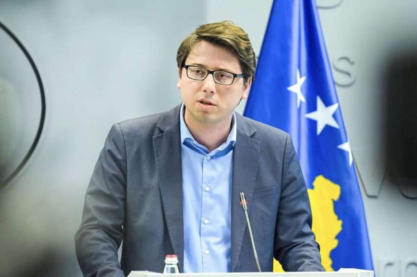 Murati i përgjigjet Gucatit : Vëllau deri në përfundimin e luftës ka pasur vetëm 5 vjet