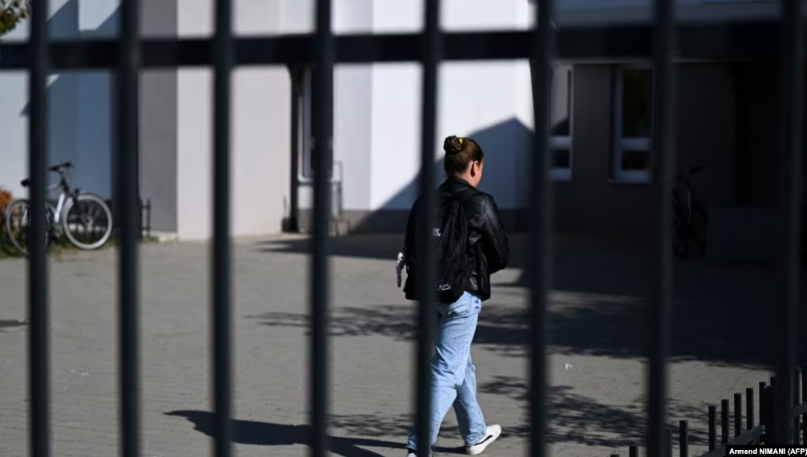 Vetmia tek adoleshentët: Një shqetësim global që ndihet edhe në Kosovë