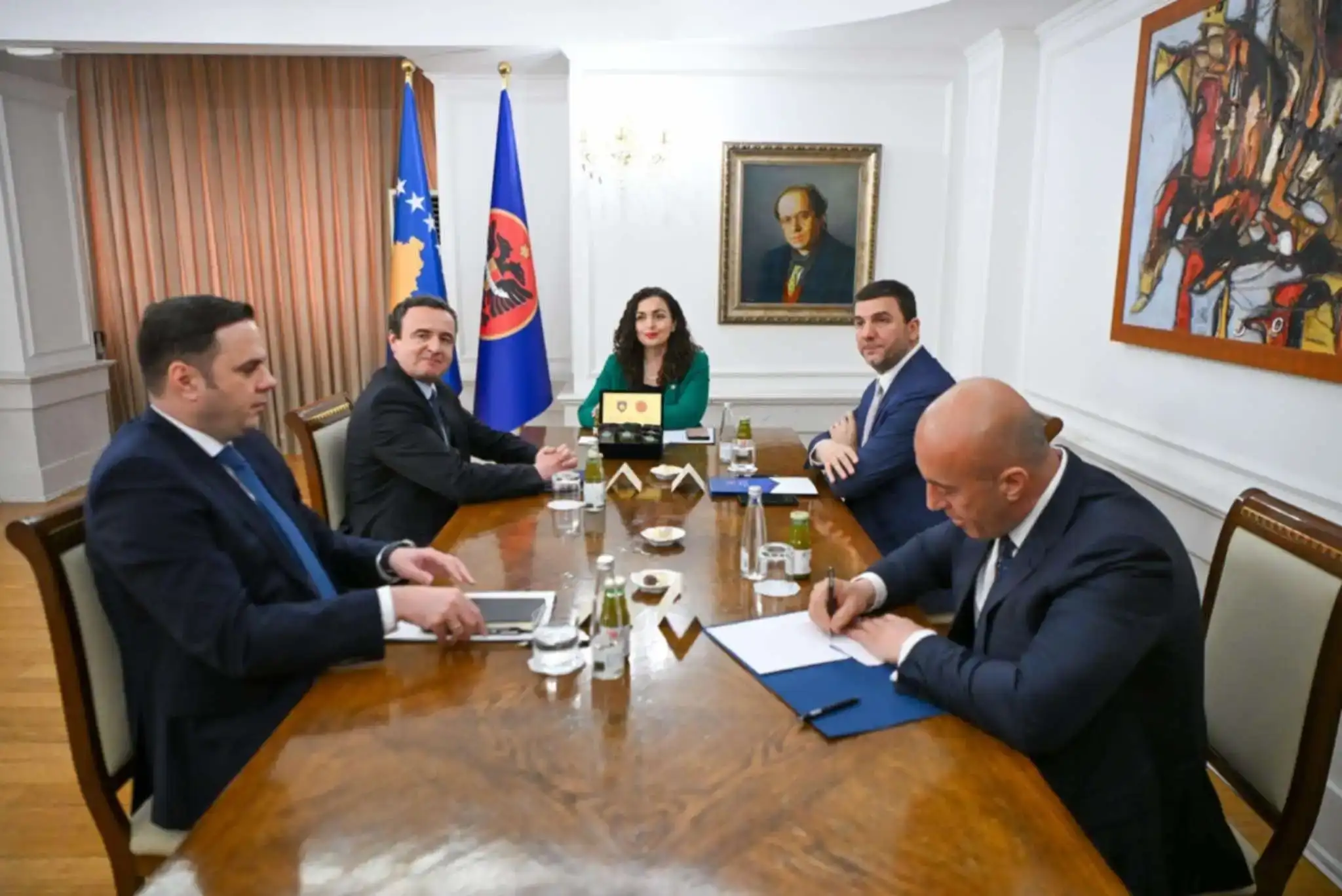 Vjosa Osmani nesër takohet me përfaqësuesit e partive politike për caktimin e datës së zgjedhjeve lokale