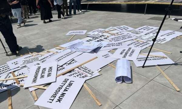 Paralajmërohet mbyllje e bizneseve e largime nga puna pas vendimi të ZRrE-së