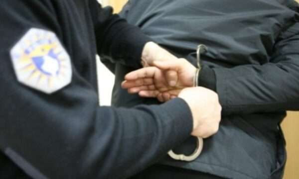 Arrestohet një 25-vjeçar në Shtime, dyshohet se vodhi një veturë