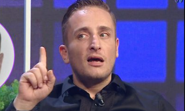 Aktori Rezart Veleshnja me akuza të rënda: Artistët kosovarë nuk i duan ata nga Shqipëria, e kanë thënë publikisht