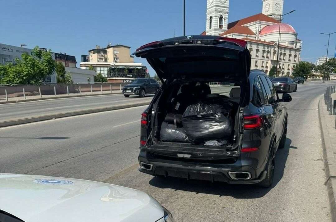 Konfiskohen mbi 180 copë veshmbathje, imitim i markave të njohura ndërkombëtare